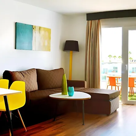 Plaza Palmeras Hotel